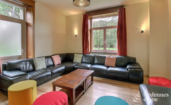 Ruime vakantiewoning in Saint-Hubert met speelkamer, tuin en 6 slaapkamers voor 20 personen in de Ardennen