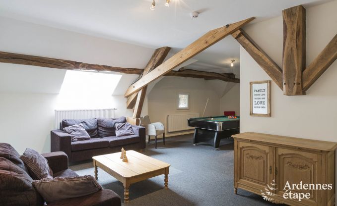 Ruime vakantiewoning in Saint-Hubert met speelkamer, tuin en 6 slaapkamers voor 20 personen in de Ardennen