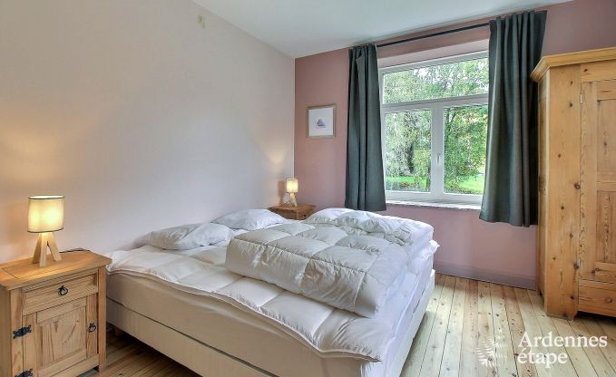 Ruime vakantiewoning in Saint-Hubert met speelkamer, tuin en 6 slaapkamers voor 20 personen in de Ardennen