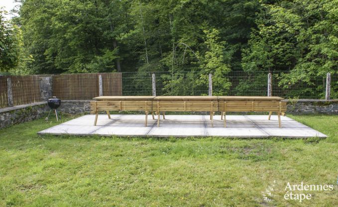 Ruime vakantiewoning in Saint-Hubert met speelkamer, tuin en 6 slaapkamers voor 20 personen in de Ardennen