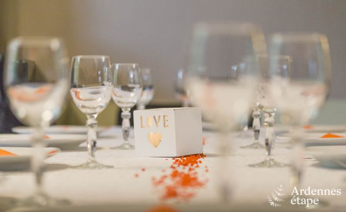 Ruime vakantiewoning in Saint-Hubert met speelkamer, tuin en 6 slaapkamers voor 20 personen in de Ardennen