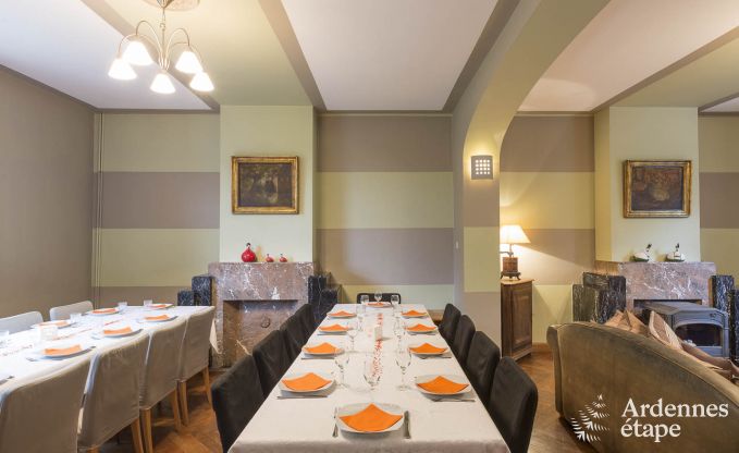 Ruime vakantiewoning in Saint-Hubert met speelkamer, tuin en 6 slaapkamers voor 20 personen in de Ardennen