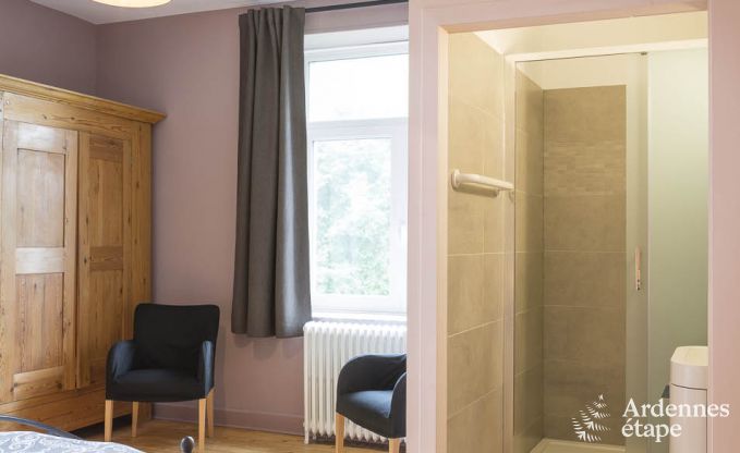 Ruime vakantiewoning in Saint-Hubert met speelkamer, tuin en 6 slaapkamers voor 20 personen in de Ardennen