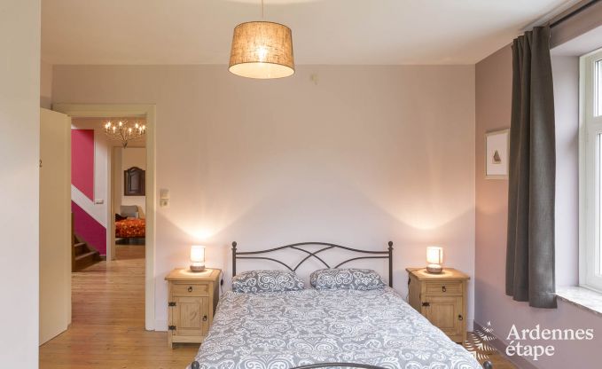 Ruime vakantiewoning in Saint-Hubert met speelkamer, tuin en 6 slaapkamers voor 20 personen in de Ardennen