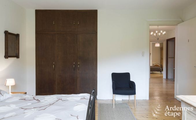 Ruime vakantiewoning in Saint-Hubert met speelkamer, tuin en 6 slaapkamers voor 20 personen in de Ardennen