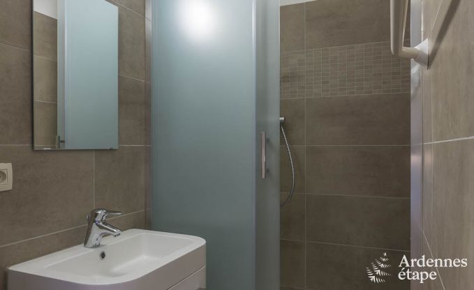 Ruime vakantiewoning in Saint-Hubert met speelkamer, tuin en 6 slaapkamers voor 20 personen in de Ardennen