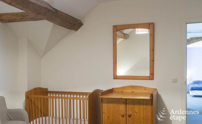 Ruime vakantiewoning in Saint-Hubert met speelkamer, tuin en 6 slaapkamers voor 20 personen in de Ardennen