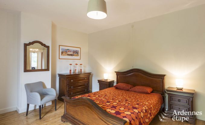 Ruime vakantiewoning in Saint-Hubert met speelkamer, tuin en 6 slaapkamers voor 20 personen in de Ardennen