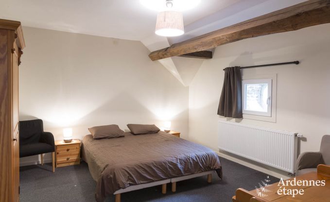 Ruime vakantiewoning in Saint-Hubert met speelkamer, tuin en 6 slaapkamers voor 20 personen in de Ardennen