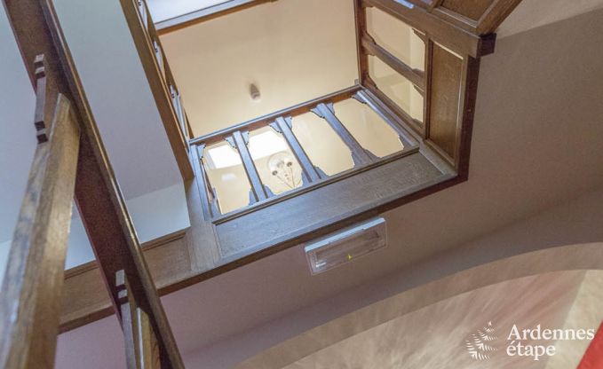 Ruime vakantiewoning in Saint-Hubert met speelkamer, tuin en 6 slaapkamers voor 20 personen in de Ardennen