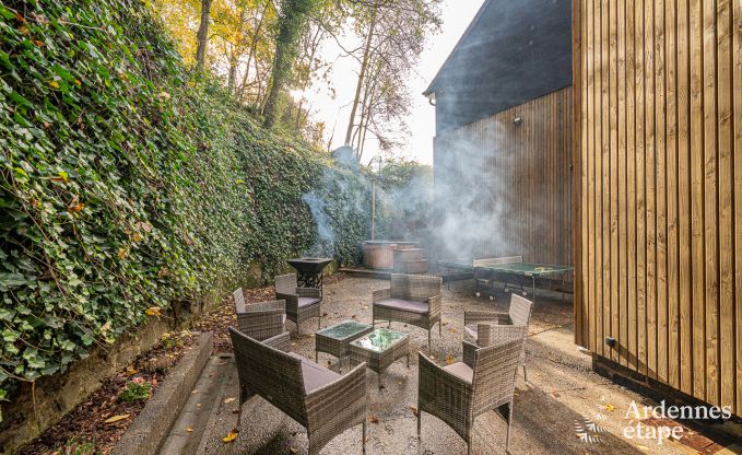 Hondvriendelijk vakantiehuis  met jacuzzi en houtbarbecue voor 9 pers. in Saint-Hubert, Ardennen
