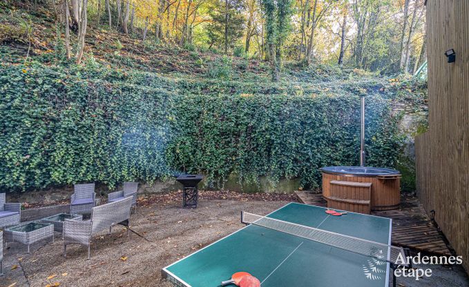 Hondvriendelijk vakantiehuis  met jacuzzi en houtbarbecue voor 9 pers. in Saint-Hubert, Ardennen