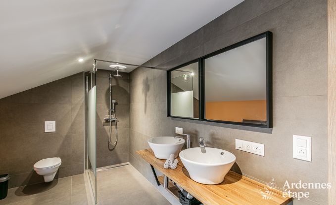 Luxe verblijf in de Ardennen: High-end villa in Sint-Hubert voor 6 personen met zwembad en dichtbij de natuur