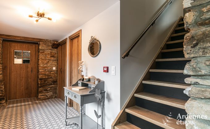 Luxe verblijf in de Ardennen: High-end villa in Sint-Hubert voor 6 personen met zwembad en dichtbij de natuur