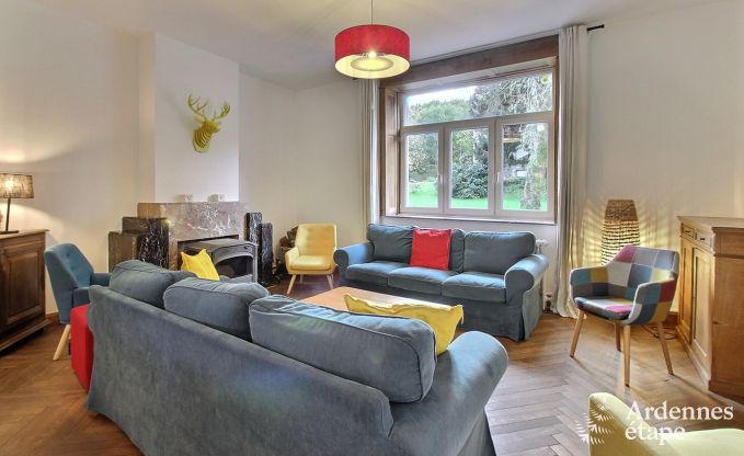 Ruime vakantiewoning in Saint-Hubert met speelkamer, tuin en 6 slaapkamers voor 20 personen in de Ardennen
