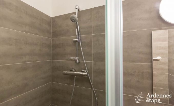 Ruime vakantiewoning in Saint-Hubert met speelkamer, tuin en 6 slaapkamers voor 20 personen in de Ardennen