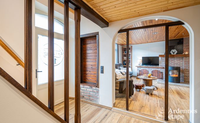 Hondvriendelijk vakantiehuis  met jacuzzi en houtbarbecue voor 9 pers. in Saint-Hubert, Ardennen