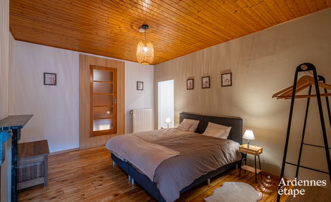 Hondvriendelijk vakantiehuis  met jacuzzi en houtbarbecue voor 9 pers. in Saint-Hubert, Ardennen