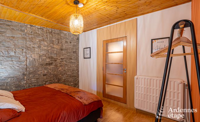 Hondvriendelijk vakantiehuis  met jacuzzi en houtbarbecue voor 9 pers. in Saint-Hubert, Ardennen