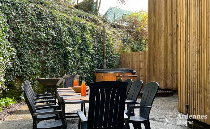 Hondvriendelijk vakantiehuis  met jacuzzi en houtbarbecue voor 9 pers. in Saint-Hubert, Ardennen
