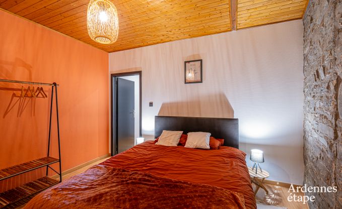 Hondvriendelijk vakantiehuis  met jacuzzi en houtbarbecue voor 9 pers. in Saint-Hubert, Ardennen