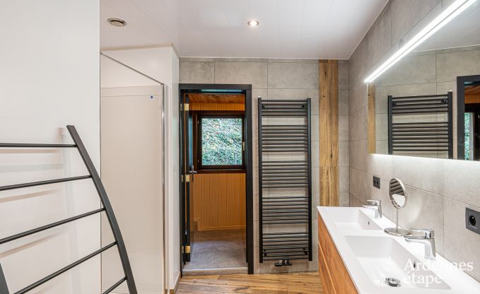 Hondvriendelijk vakantiehuis  met jacuzzi en houtbarbecue voor 9 pers. in Saint-Hubert, Ardennen