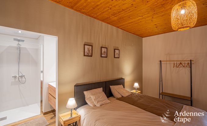 Hondvriendelijk vakantiehuis  met jacuzzi en houtbarbecue voor 9 pers. in Saint-Hubert, Ardennen