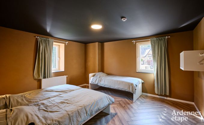 Ruime vakantiewoning Saint-Vith voor 23 personen met 6 slaapkamers, sauna en grote tuin