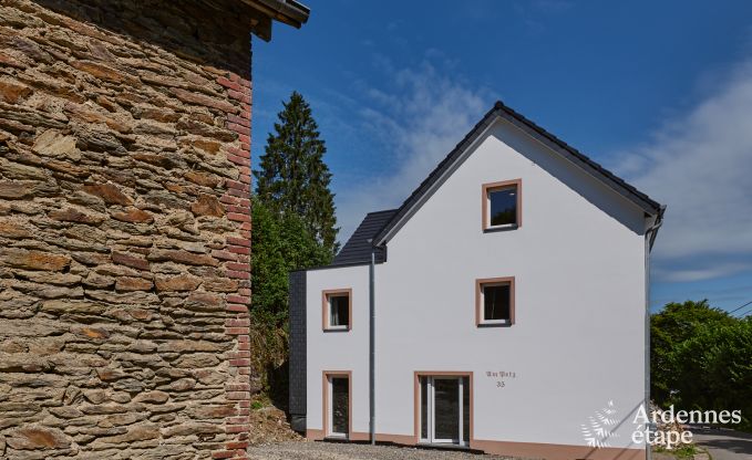 Ruime vakantiewoning Saint-Vith voor 23 personen met 6 slaapkamers, sauna en grote tuin