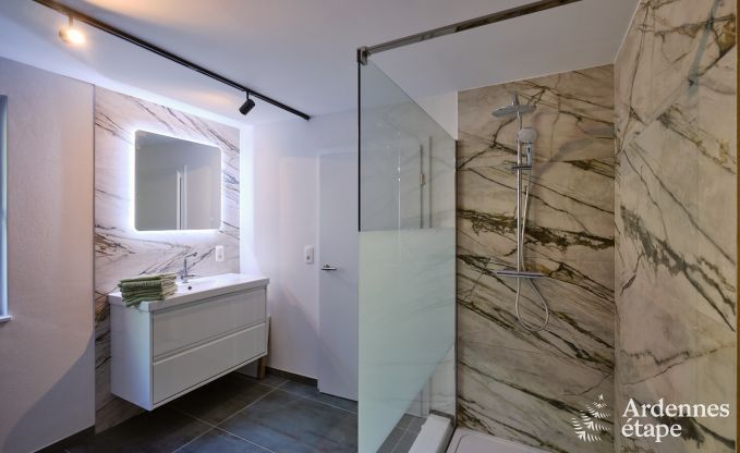 Ruime vakantiewoning Saint-Vith voor 23 personen met 6 slaapkamers, sauna en grote tuin