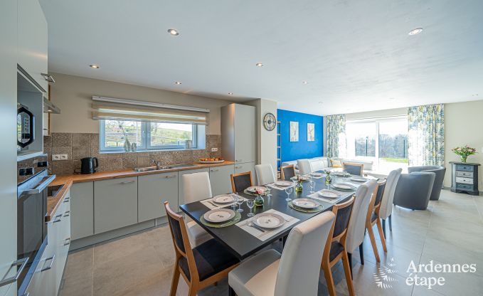 Gezellige familievakantiehuis met zwembad  in Sainte-Ode, Ardennen