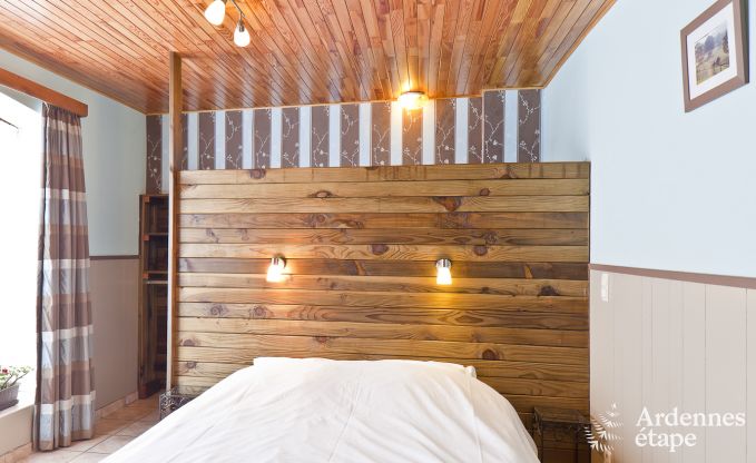 Historisch kasteel in Sainte-Ode voor 46 personen, met zwembad