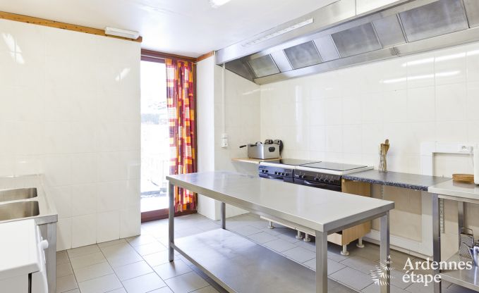 Historisch kasteel in Sainte-Ode voor 46 personen, met zwembad