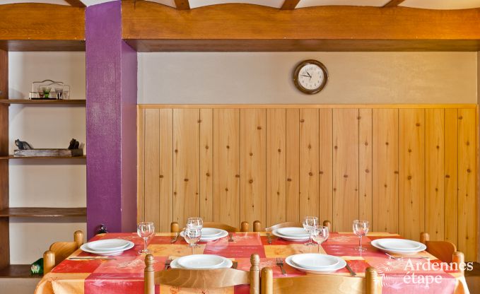 Historisch kasteel in Sainte-Ode voor 46 personen, met zwembad