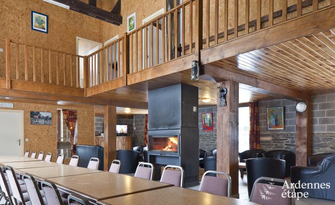 Historisch kasteel in Sainte-Ode voor 46 personen, met zwembad