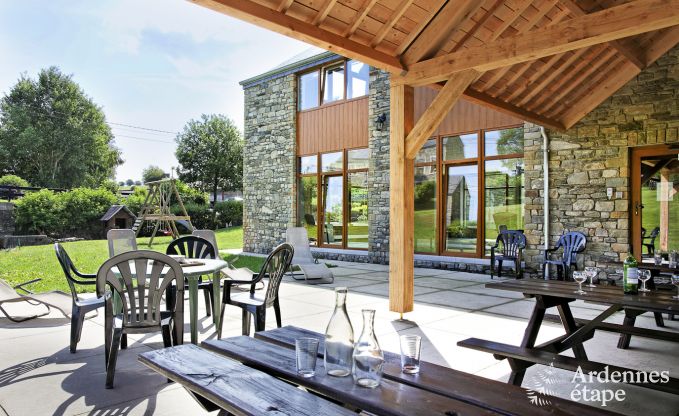 Historisch kasteel in Sainte-Ode voor 46 personen, met zwembad