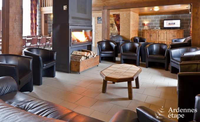 Historisch kasteel in Sainte-Ode voor 46 personen, met zwembad