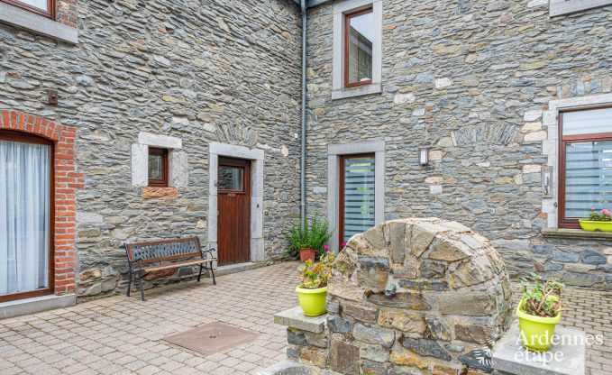 Comfortabel vakantiehuis met zwembad in Sainte-Ode, Ardennen