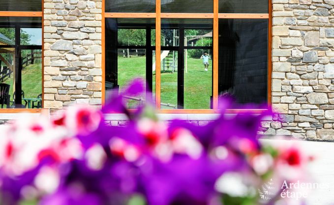 Comfortabel vakantiehuis met zwembad in Sainte-Ode, Ardennen