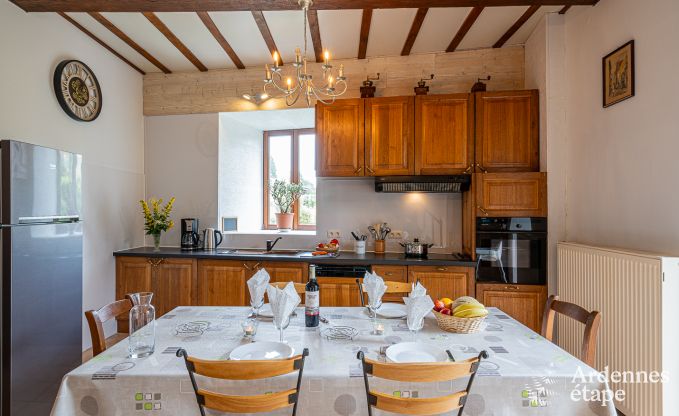 Comfortabel vakantiehuis met zwembad in Sainte-Ode, Ardennen