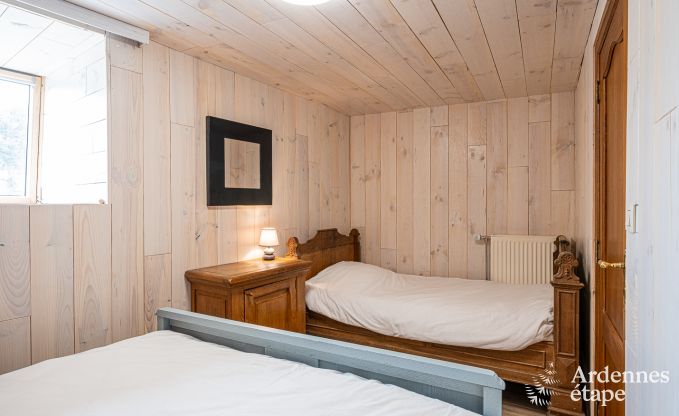 Comfortabel vakantiehuis met zwembad in Sainte-Ode, Ardennen