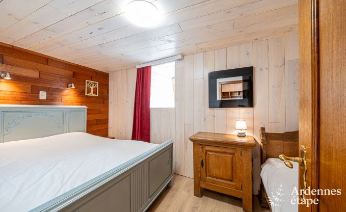 Comfortabel vakantiehuis met zwembad in Sainte-Ode, Ardennen