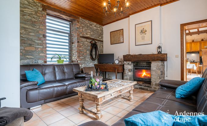 Comfortabel vakantiehuis met zwembad in Sainte-Ode, Ardennen