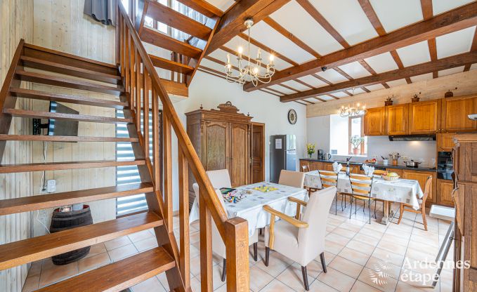 Comfortabel vakantiehuis met zwembad in Sainte-Ode, Ardennen