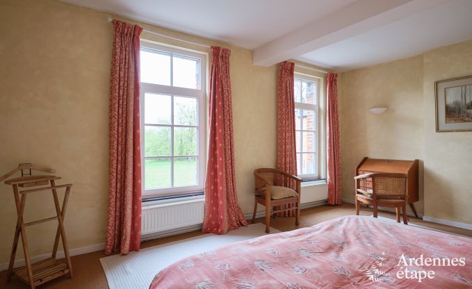 Charmant vakantieverblijf in het bijgebouw van een kasteel  in Sars-la-Bruy�re, Ardennen