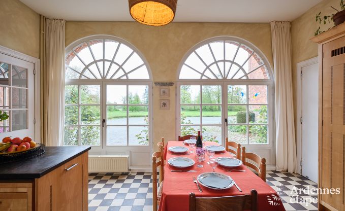 Charmant vakantieverblijf in het bijgebouw van een kasteel  in Sars-la-Bruy�re, Ardennen