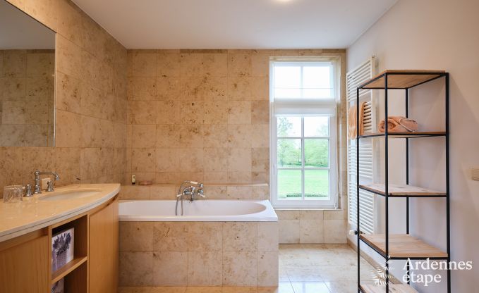 Charmant vakantieverblijf in het bijgebouw van een kasteel  in Sars-la-Bruy�re, Ardennen