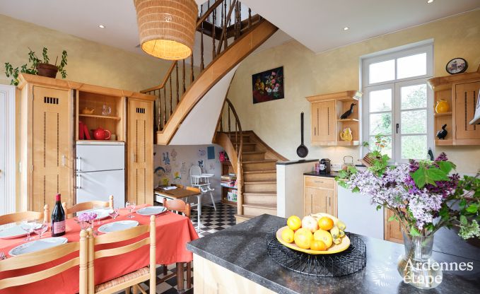 Charmant vakantieverblijf in het bijgebouw van een kasteel  in Sars-la-Bruy�re, Ardennen