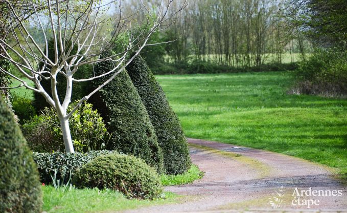 Charmant vakantieverblijf in het bijgebouw van een kasteel  in Sars-la-Bruy�re, Ardennen