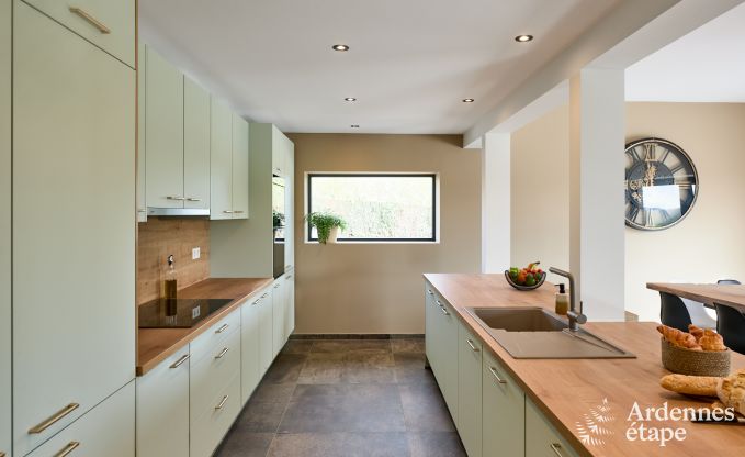 Vakantiehuis Sippenaeken: charmant verblijf voor 15 personen met jacuzzi en privtuin in de Ardennen